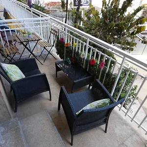 https://moderno-apartamento-en-la-nogalera.hotelsinnerja.org
