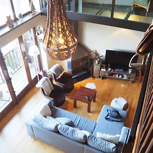 https://espectacular-apartamento-de-montana-en-alp.catalonia-hotels.com